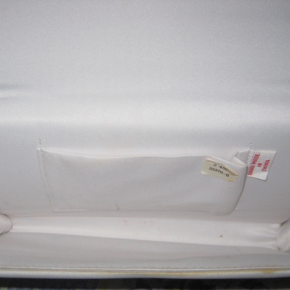 White Elephant Sequins Handbag - Picture 4 of 8